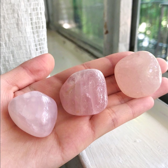 Jewelry - 1pc • Rose Quartz Tumbled Stone